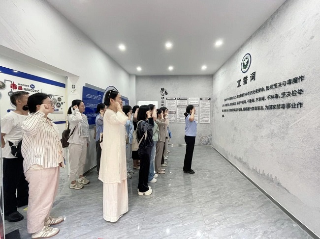 1759982430981.jpg 4.jpg